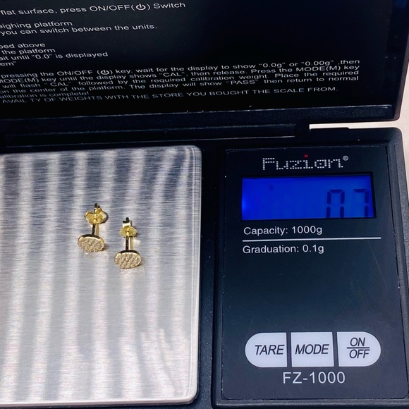 EUC Gold Plated CZ Disc Stud Earrings - Picture 15 of 15